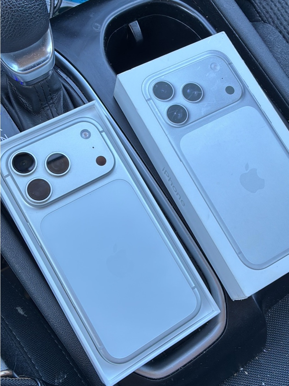 Apple iPhone 14 Pro Max - Silver / White